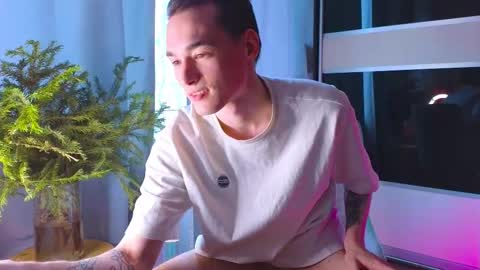 Snapshot of yan_rizen chatting on 02.19.25 Yan online show from 02.19.25