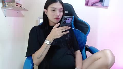 Snapshot of yeibles_hana2 chatting on 12.15.24 yeibles_hana2 online show from 12.15.24