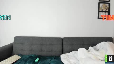 Snapshot of yen2025 chatting on 11.01.25 Yen online show from 11.01.25