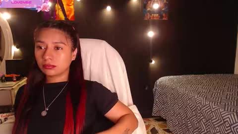 Snapshot of yes2802 chatting on 10.30.25 Yesi online show from 10.30.25