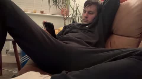 Snapshot of yesimlonely chatting on 02.11.25 Sal online show from 02.11.25