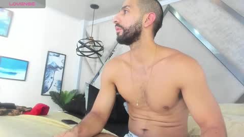 Snapshot of yiyo10_ chatting on 01.01.25 Yiyo online show from 01.01.25