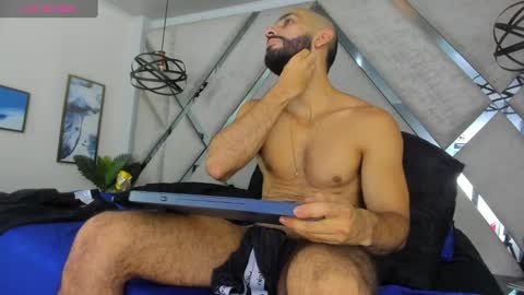 Snapshot of yiyo10_ chatting on 01.04.25 Yiyo online show from 01.04.25