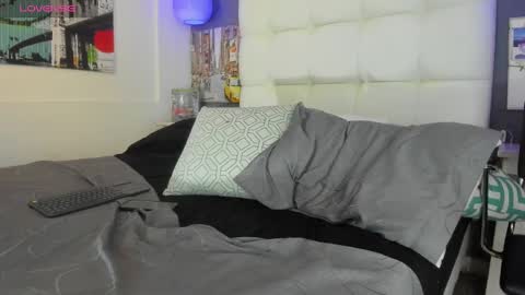 Snapshot of yiyo10_ chatting on 01.05.25 Yiyo online show from 01.05.25