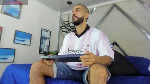 Snapshot of yiyo10_ chatting on 01.15.25 Yiyo online show from 01.15.25