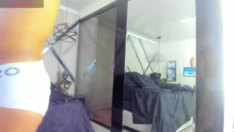 Snapshot of yiyo10_ chatting on 02.05.25 Yiyo online show from 02.05.25