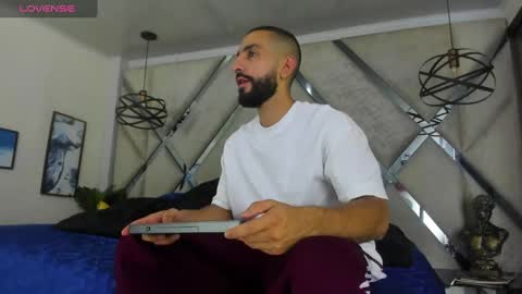 Snapshot of yiyo10_ chatting on 02.08.25 Yiyo online show from 02.08.25