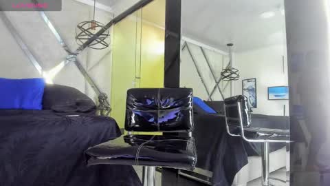 Snapshot of yiyo10_ chatting on 02.22.25 Yiyo online show from 02.22.25