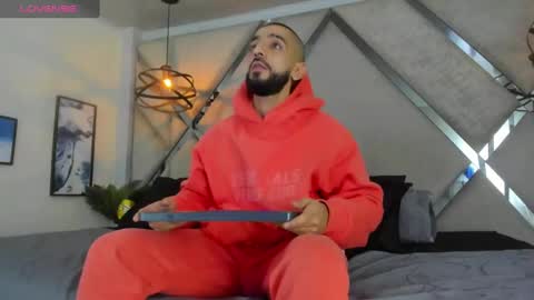 Snapshot of yiyo10_ chatting on 03.07.25 Yiyo online show from 03.07.25