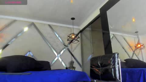 Snapshot of yiyo10_ chatting on 03.12.25 Yiyo online show from 03.12.25