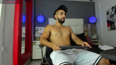 Snapshot of yiyo10_ chatting on 09.17.25 Yiyo online show from 09.17.25