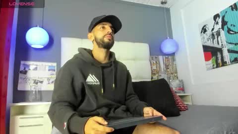 Snapshot of yiyo10_ chatting on 10.15.25 Yiyo online show from 10.15.25