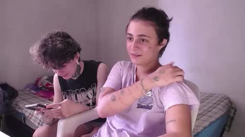 Snapshot of yoonbum_ chatting on 10.09.25 Little Mike Independent model online show from 10.09.25