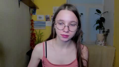 Snapshot of your_leslie chatting on 12.16.24 Leslie online show from 12.16.24