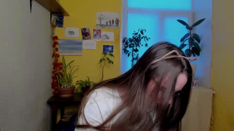 Snapshot of your_leslie chatting on 12.30.24 Leslie online show from 12.30.24