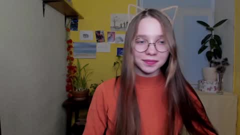 Snapshot of your_leslie chatting on 01.03.25 Leslie online show from 01.03.25