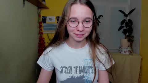 Snapshot of your_leslie chatting on 01.13.25 Leslie online show from 01.13.25