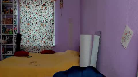 Snapshot of your_leslie chatting on 09.18.25 Leslie online show from 09.18.25