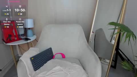 Snapshot of yourcutesofi chatting on 02.12.25 Sofia independent model 3 online show from 02.12.25