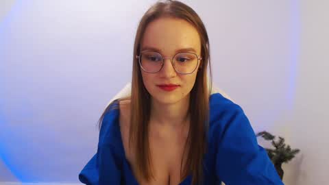 Snapshot of yourdreamray chatting on 01.18.25 Lana online show from 01.18.25