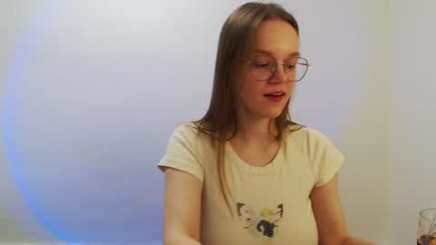 Snapshot of yourdreamray chatting on 02.01.25 Lana online show from 02.01.25