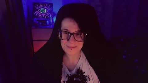 Snapshot of yourscosmic chatting on 10.04.25 Yours Cosmic online show from 10.04.25