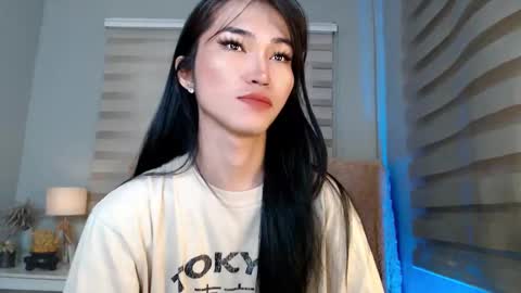 Snapshot of yoursexservice chatting on 10.12.25 online show from 10.12.25