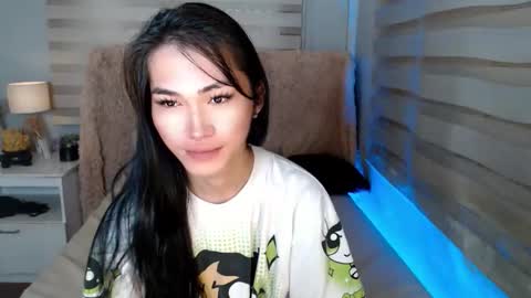 Snapshot of yoursexservice chatting on 10.13.25 online show from 10.13.25