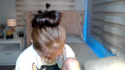 Snapshot of yoursexservice chatting on 10.16.25 online show from 10.16.25