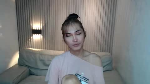 Snapshot of yoursexservice chatting on 10.24.25 online show from 10.24.25