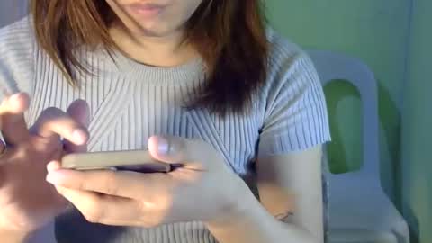 Snapshot of yourwild_luna chatting on 11.02.25 Luna online show from 11.02.25