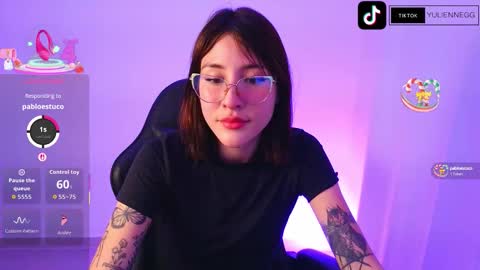 Snapshot of yulienne chatting on 09.14.25 Yulienne online show from 09.14.25