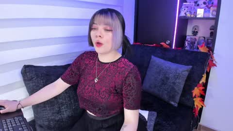 Snapshot of yume_aoki chatting on 01.17.25 Yume online show from 01.17.25