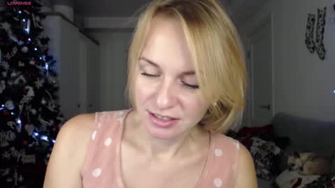 Snapshot of yummylilya chatting on 12.02.24 Lillya online show from 12.02.24