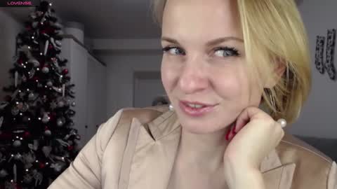 Snapshot of yummylilya chatting on 12.27.24 Lillya online show from 12.27.24