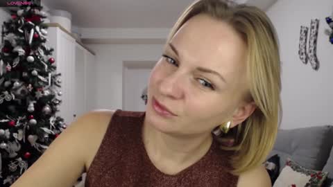 Snapshot of yummylilya chatting on 01.04.25 Lillya online show from 01.04.25