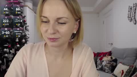 Snapshot of yummylilya chatting on 01.05.25 Lillya online show from 01.05.25