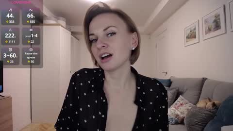 Snapshot of yummylilya chatting on 02.09.25 Lillya online show from 02.09.25