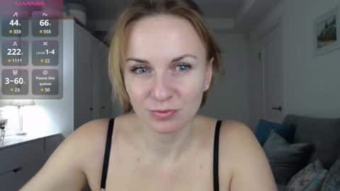 Snapshot of yummylilya chatting on 03.03.25 Lillya online show from 03.03.25