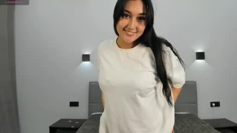 Snapshot of yunamini chatting on 11.01.25 Yuna online show from 11.01.25