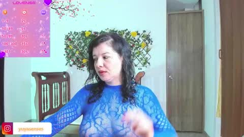 Snapshot of yuya_ss chatting on 11.05.25 Yuya online show from 11.05.25