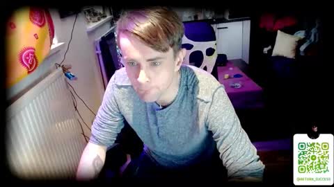 Snapshot of yyscript chatting on 01.03.25 online show from 01.03.25