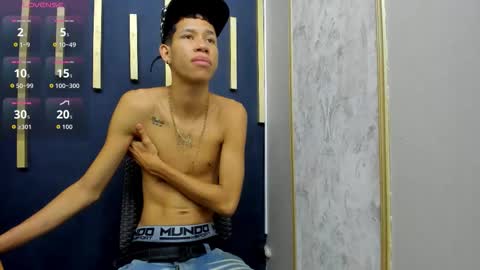 Snapshot of zack_horny19 chatting on 09.28.25 Zack online show from 09.28.25