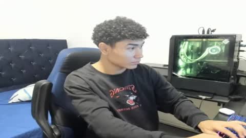 Snapshot of zanxley_ chatting on 12.07.24 zanxley_ online show from 12.07.24