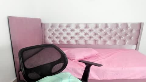 Snapshot of zanxley_ chatting on 01.19.25 zanxley_ online show from 01.19.25