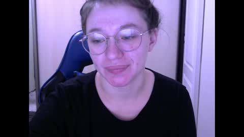 Snapshot of zara_golden chatting on 12.31.24 chaturcum online show from 12.31.24