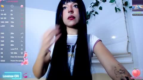 Snapshot of zaramuley chatting on 01.20.25 Zara muley online show from 01.20.25