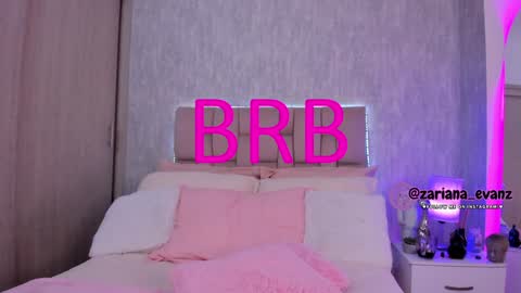 Snapshot of zarianaevanz chatting on 01.12.25 Zariana online show from 01.12.25