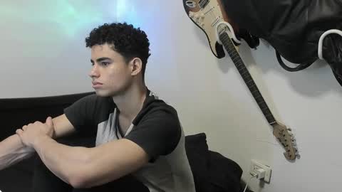 Snapshot of zenhzu chatting on 12.03.24 zenzhu online show from 12.03.24