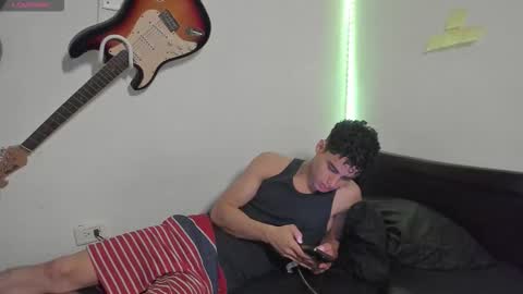 Snapshot of zenhzu chatting on 09.17.25 zenzhu online show from 09.17.25